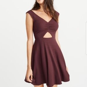 Abercrombie & Fitch Off-The-Shoulder Dress 👗🎀🎶